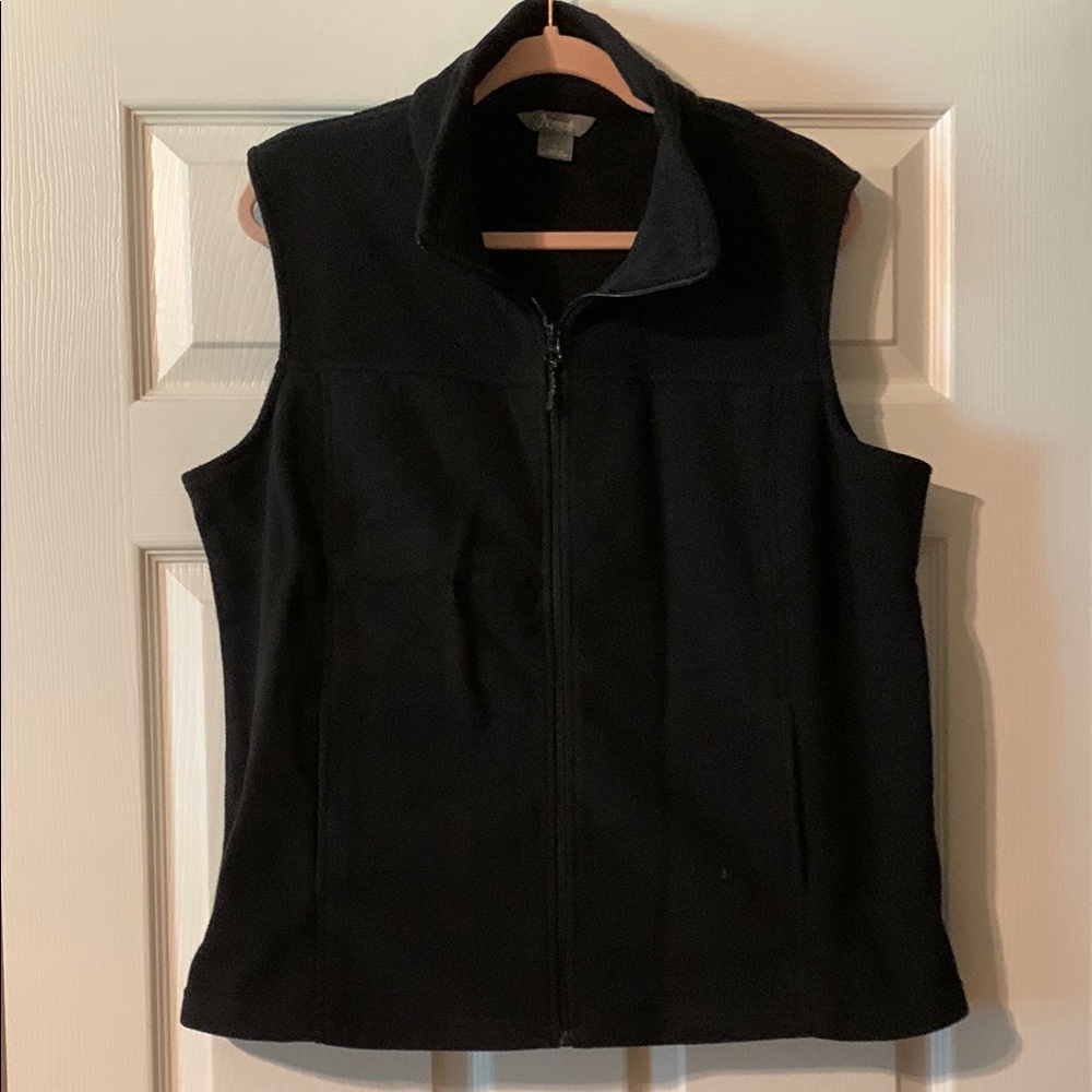 Natural Reflections Black Vest Classic Sleeveless Design